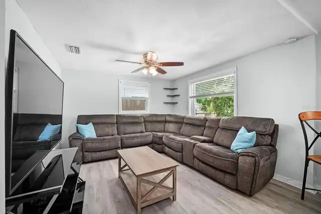 Listing Photo 7