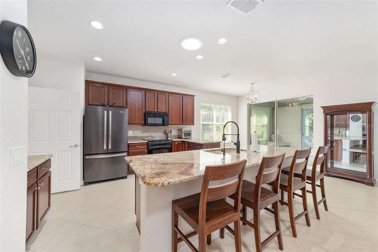Listing Photo 10
