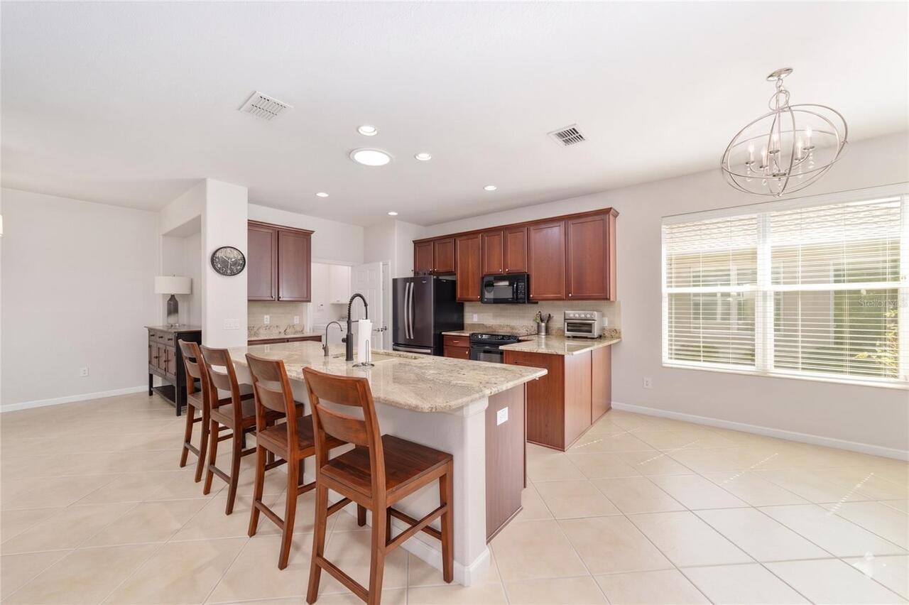 Listing Photo 11