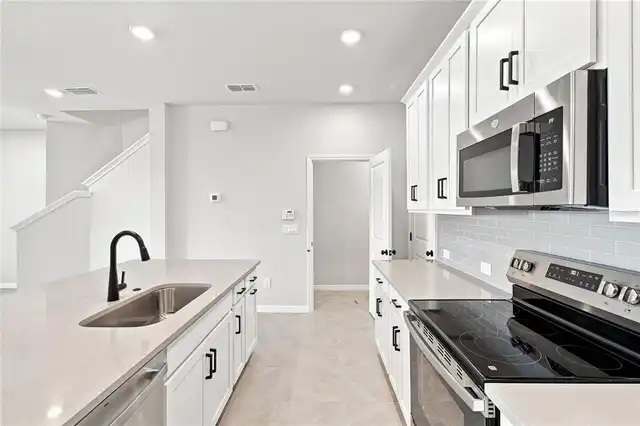 Listing Photo 9
