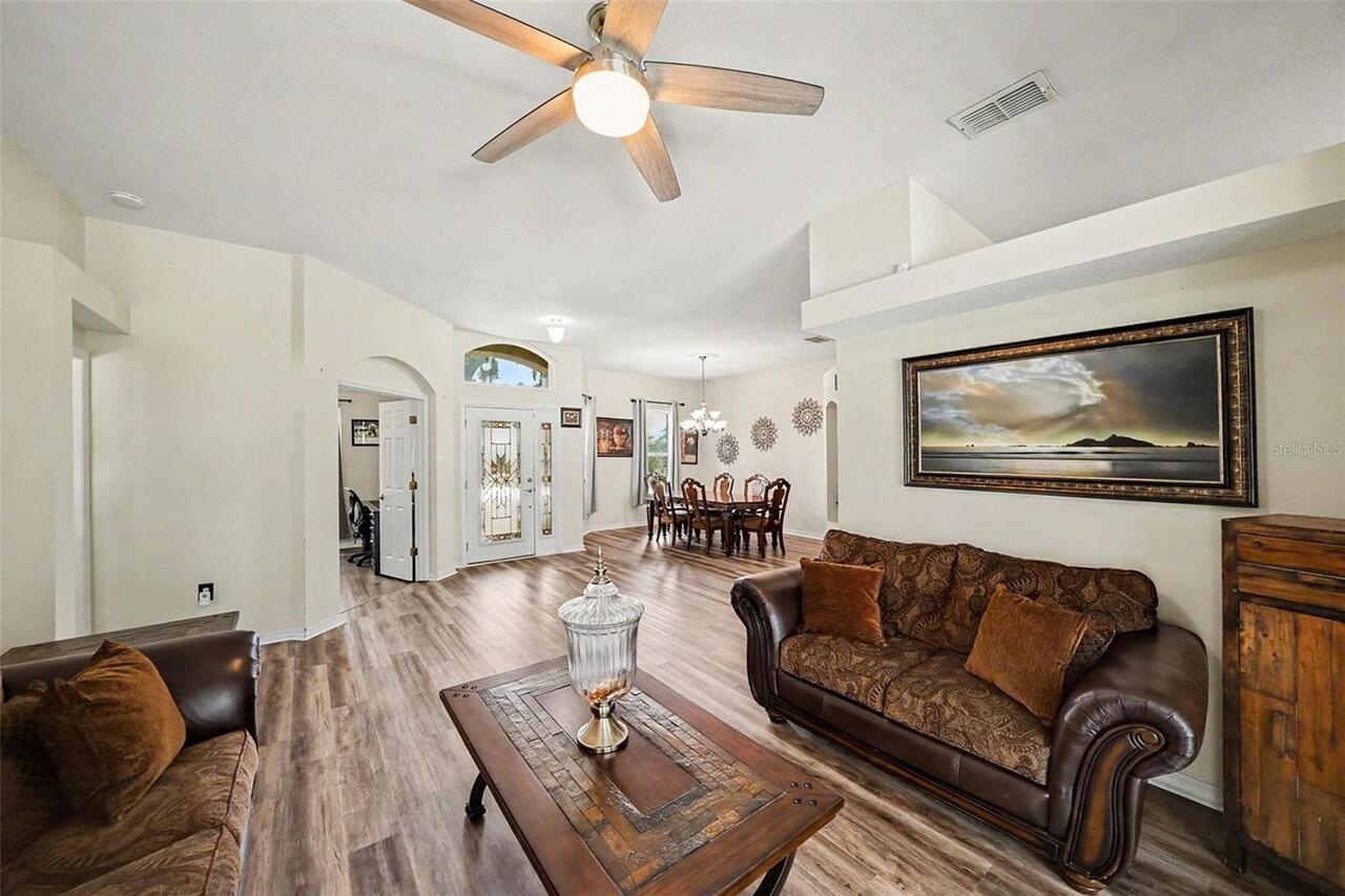 Listing Photo 8
