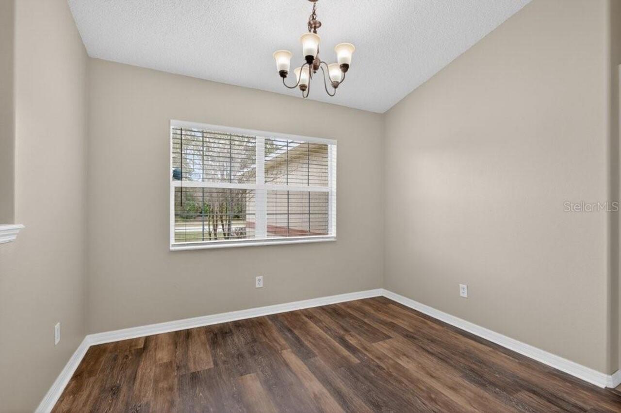 Listing Photo 9