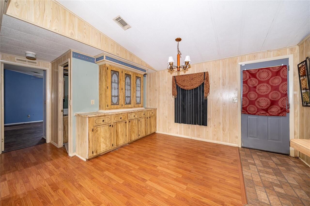 Listing Photo 14