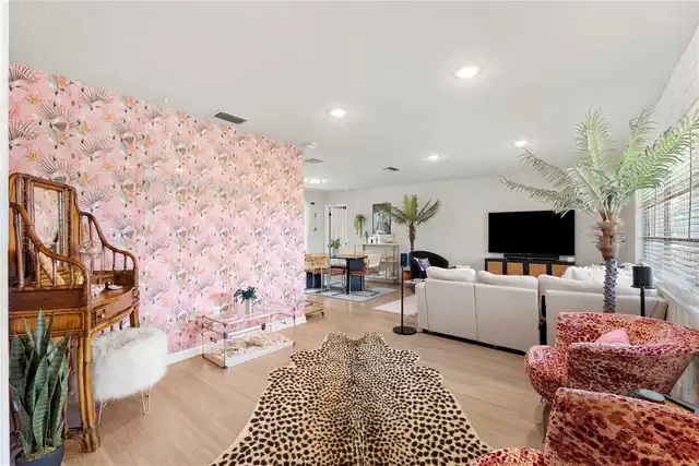 Listing Photo 11