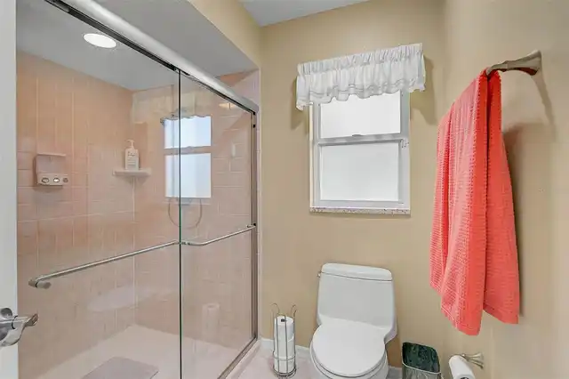 Listing Photo 17