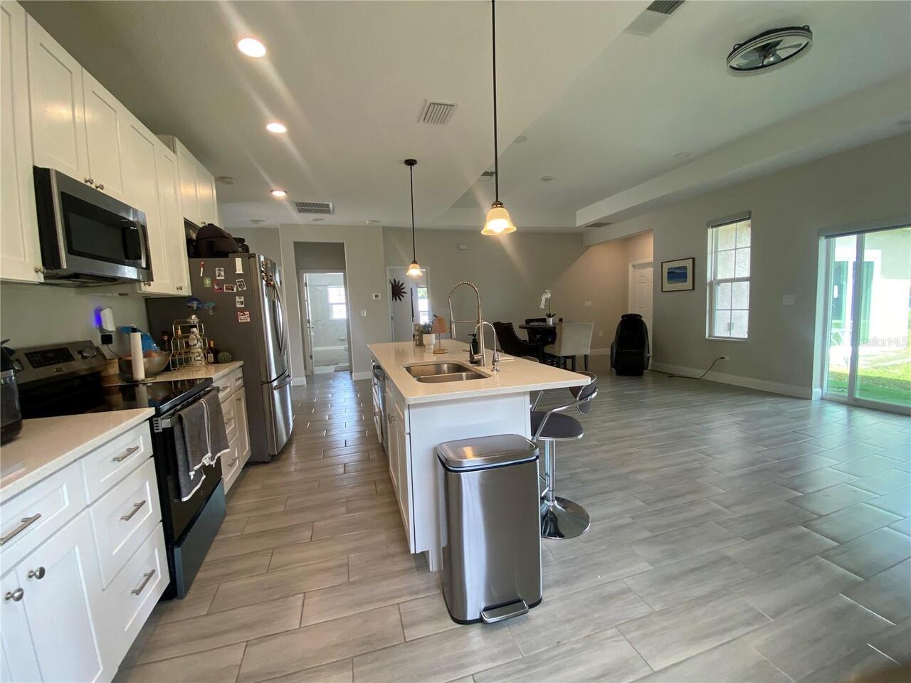 Listing Photo 12