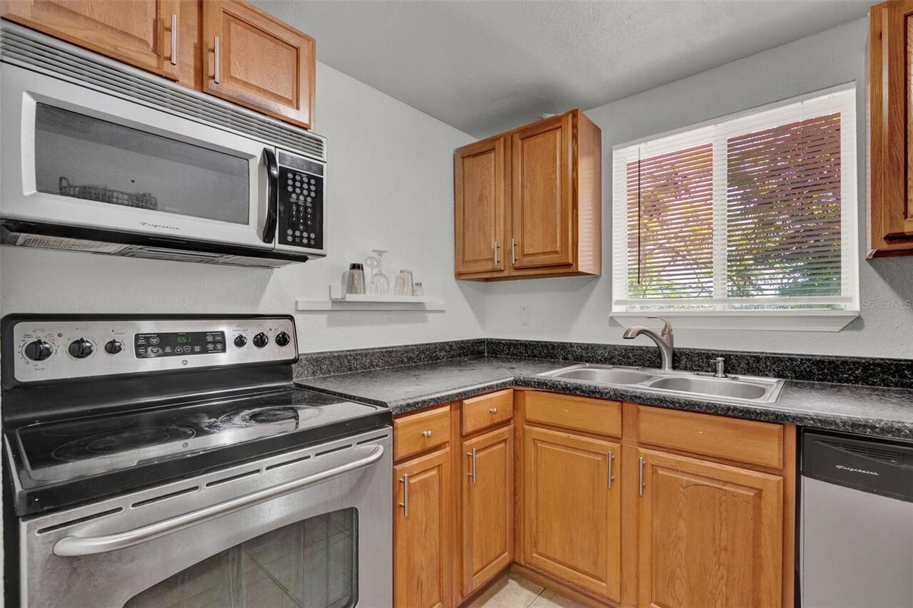 Listing Photo 8