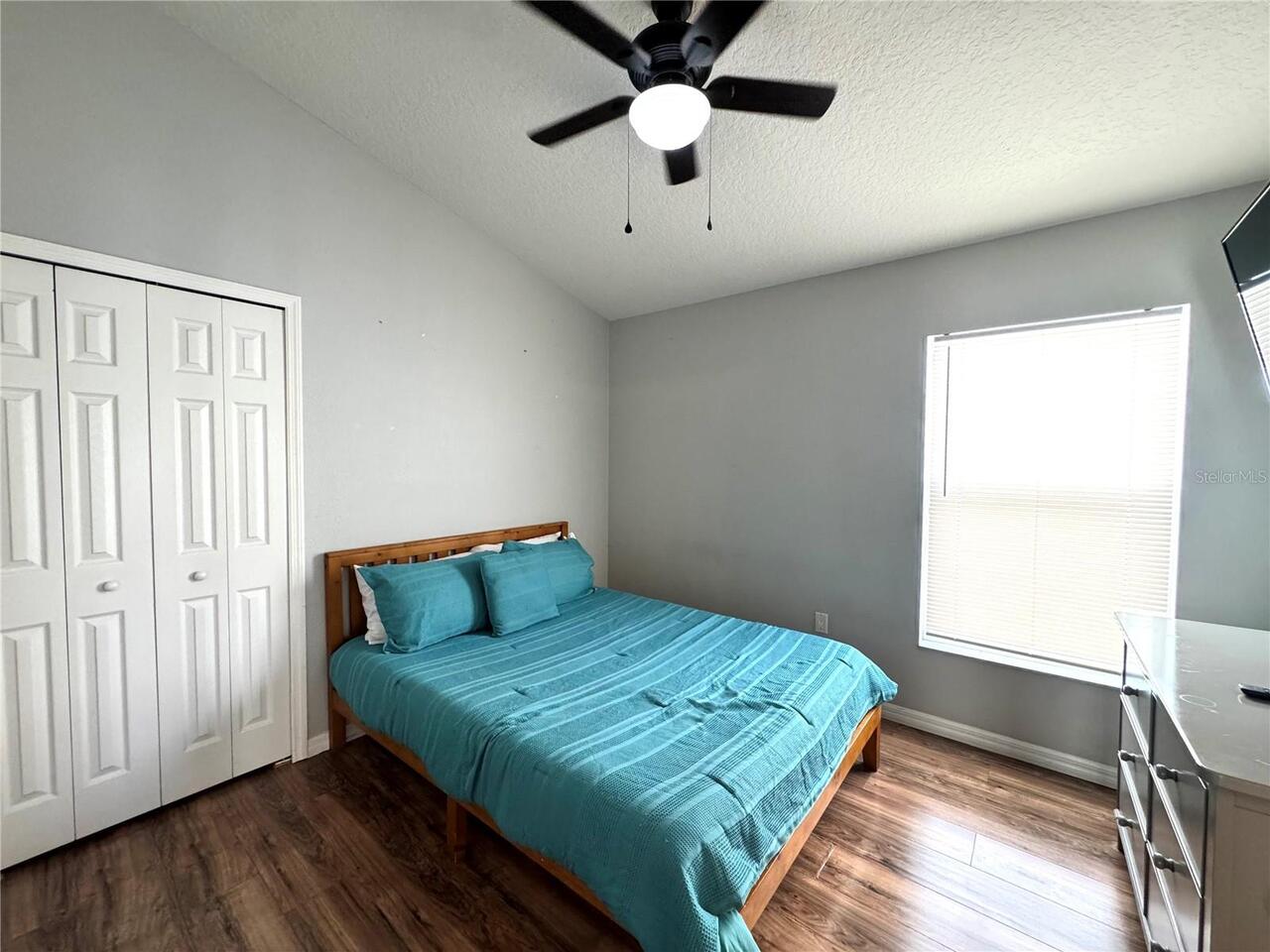 Listing Photo 12