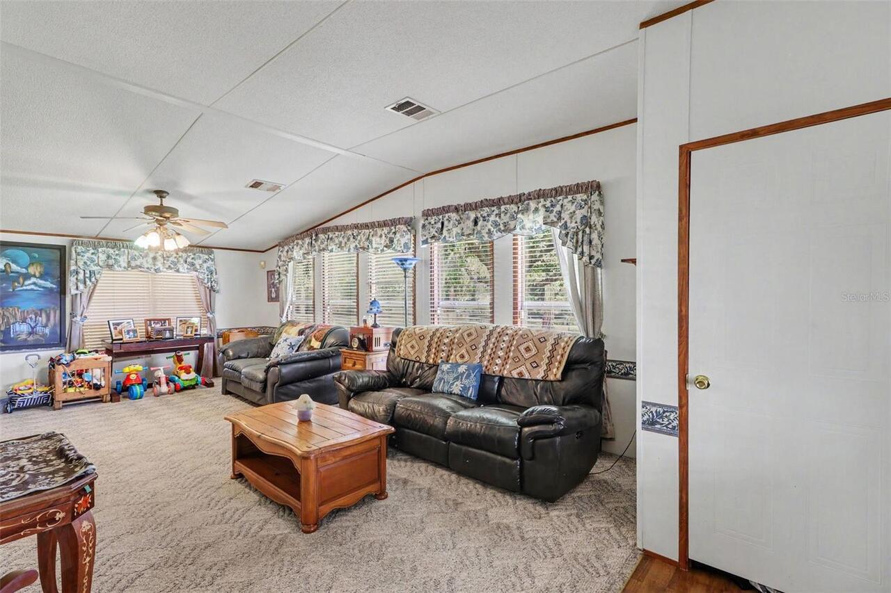 Listing Photo 8