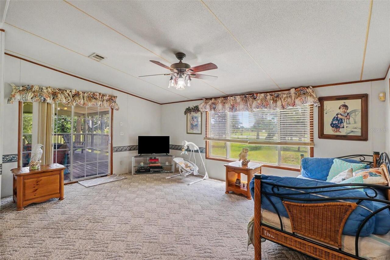 Listing Photo 10