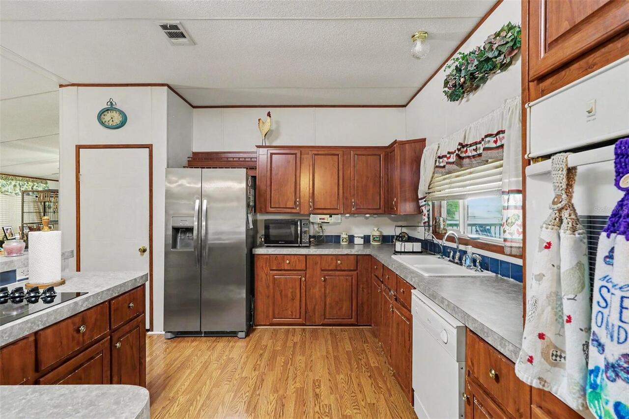 Listing Photo 16