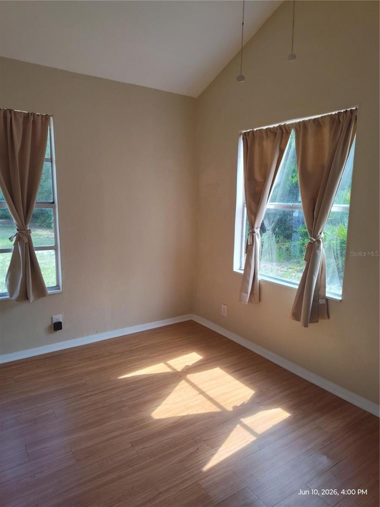 Listing Photo 11