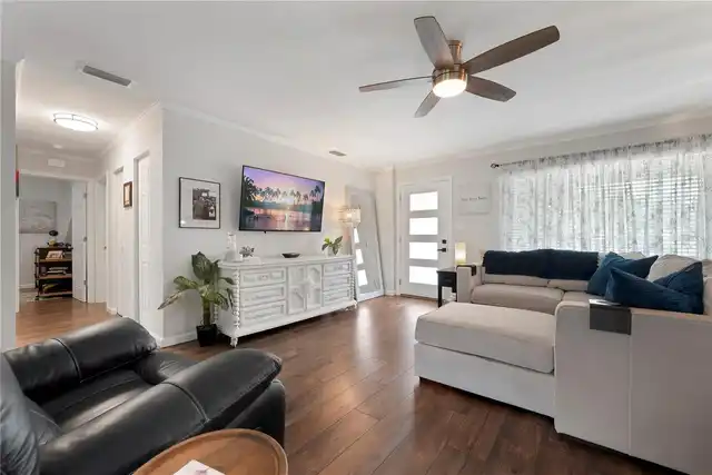 Listing Photo 10