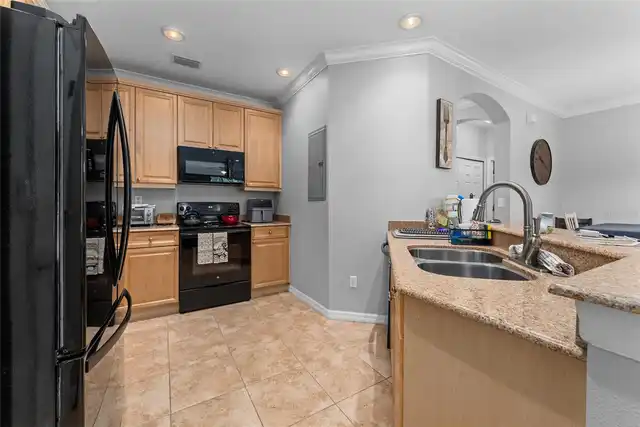Listing Photo 10