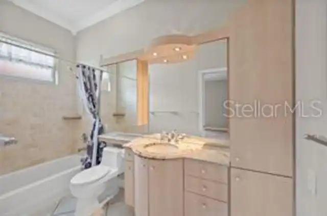 Listing Photo 11