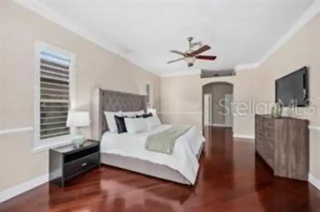 Listing Photo 12