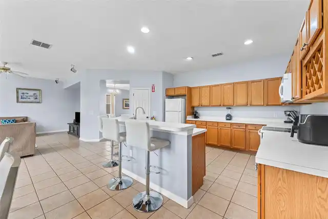 Listing Photo 9