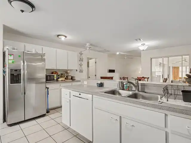 Listing Photo 9