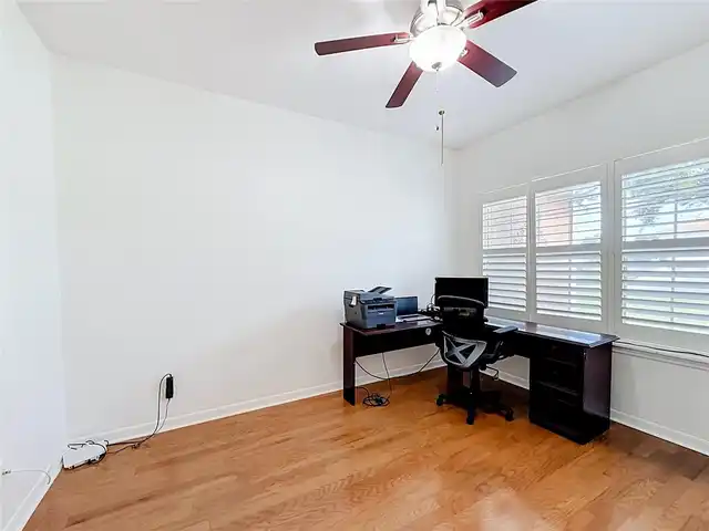 Listing Photo 10