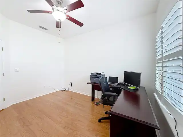 Listing Photo 11