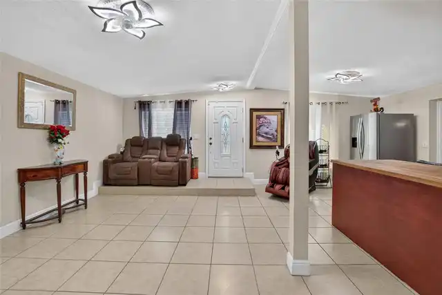 Listing Photo 12