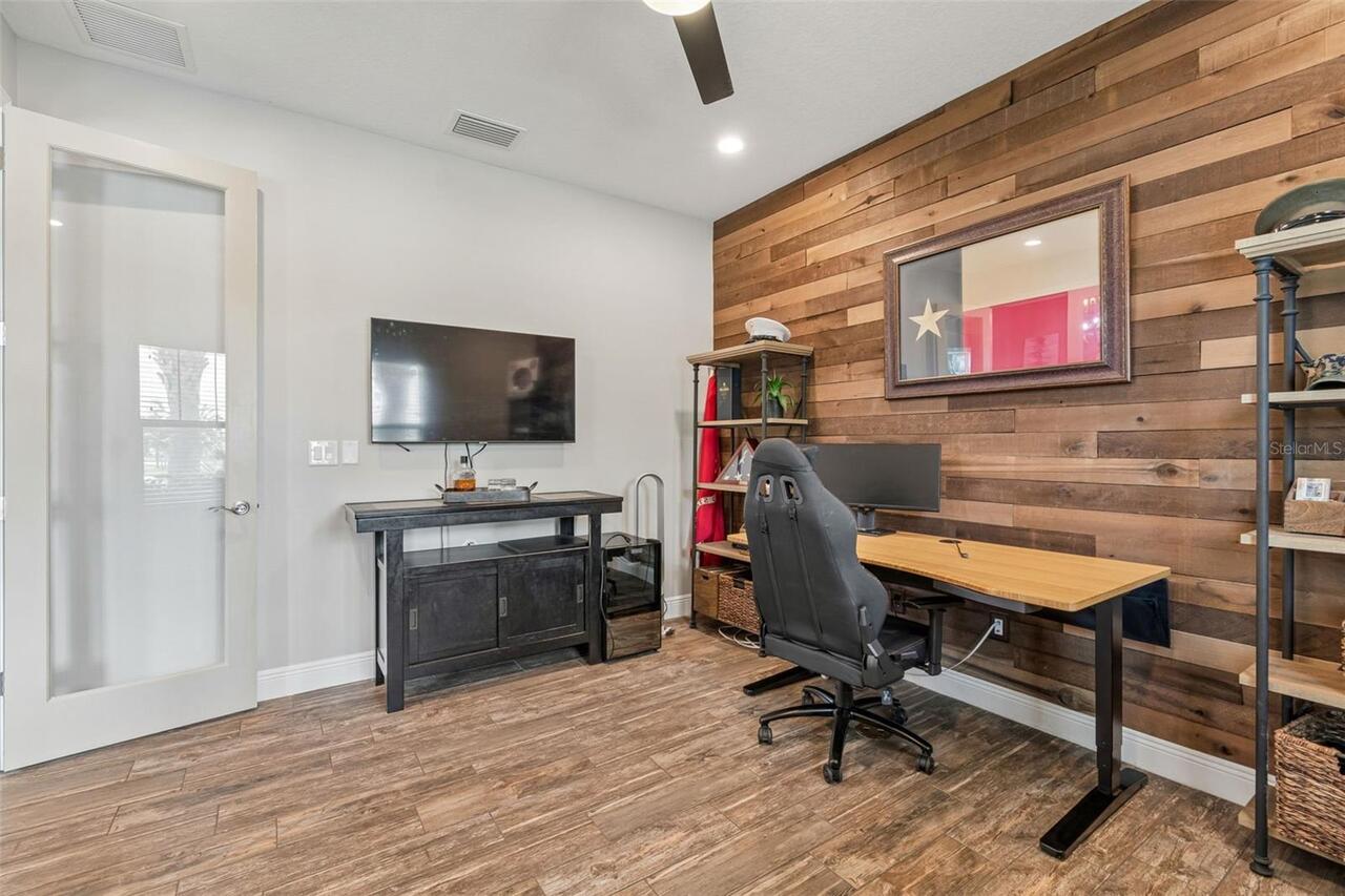 Listing Photo 17