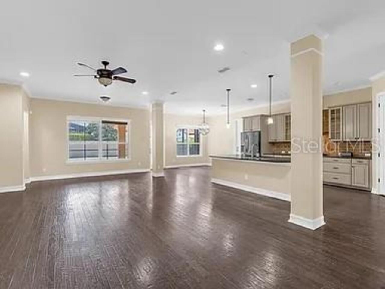 Listing Photo 8