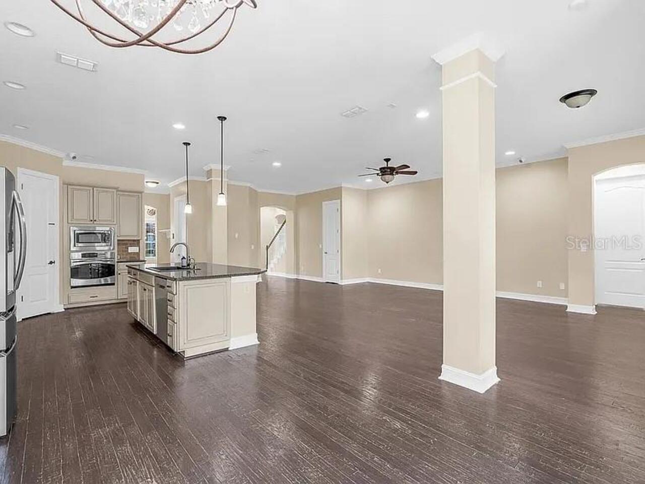 Listing Photo 10