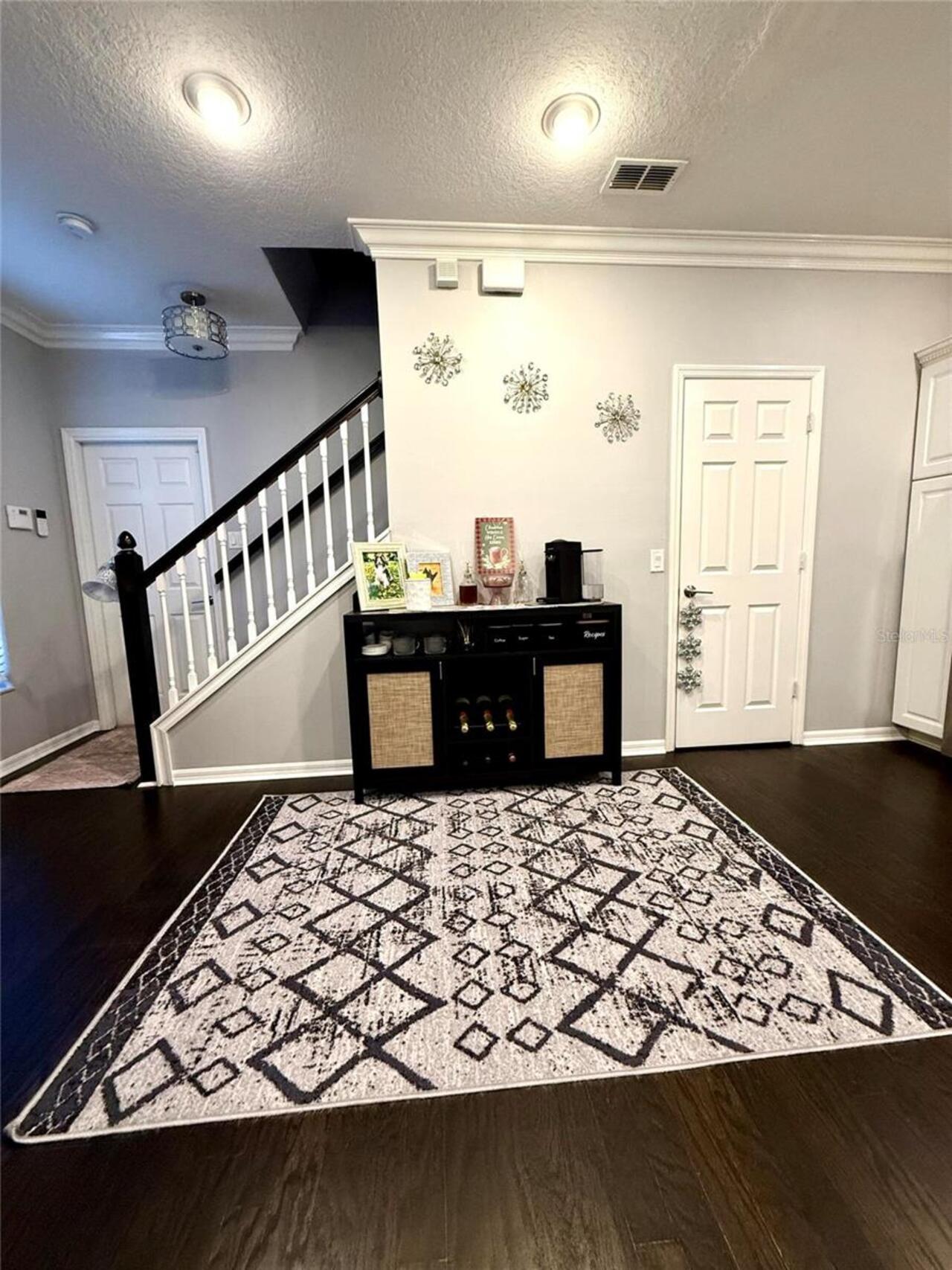 Listing Photo 8