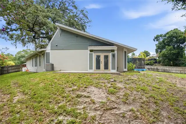 Listing Photo 9