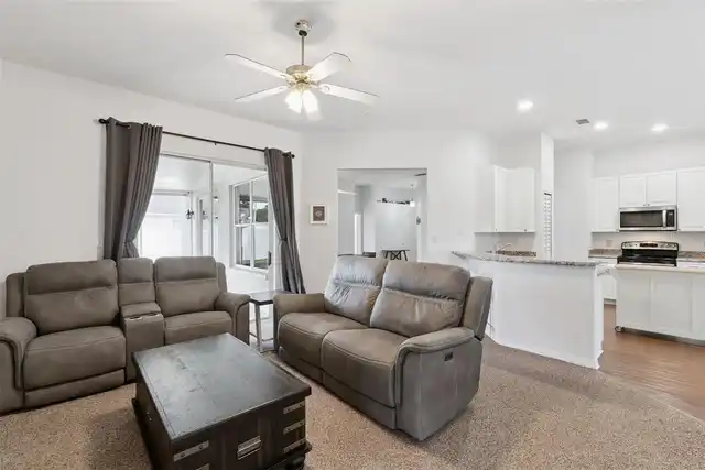 Listing Photo 8