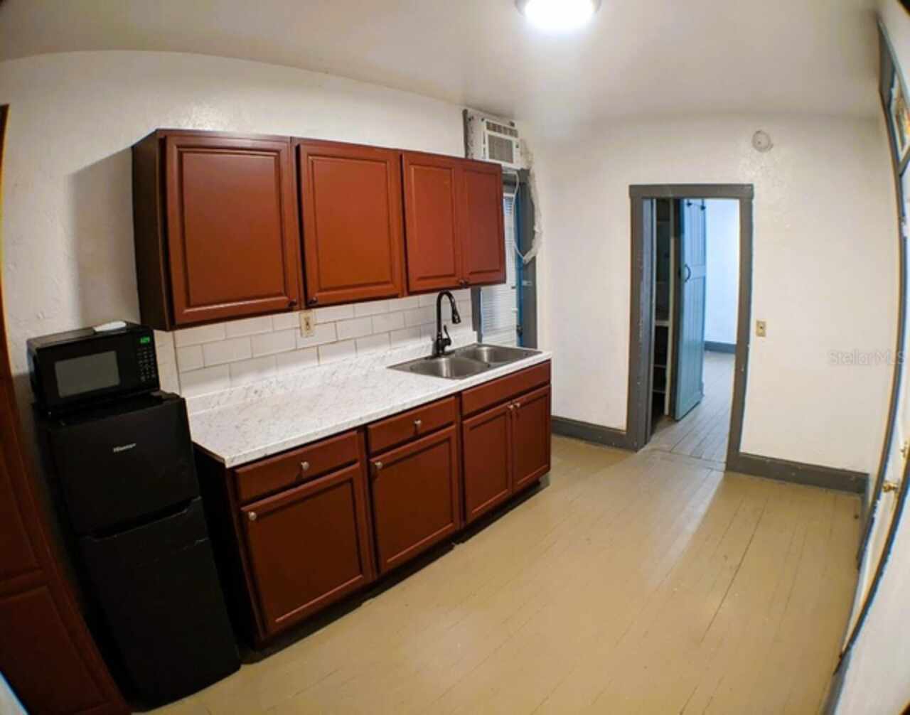 Listing Photo 8