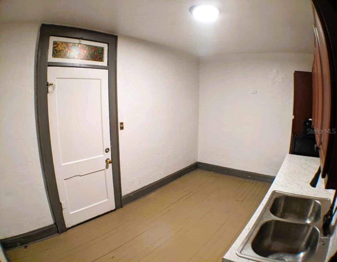 Listing Photo 10