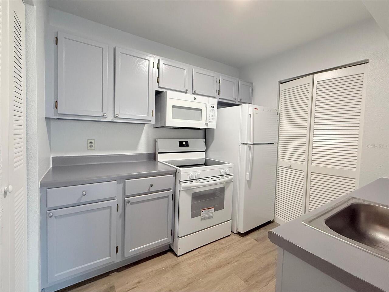 Listing Photo 8