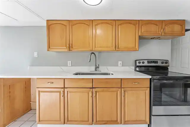 Listing Photo 11