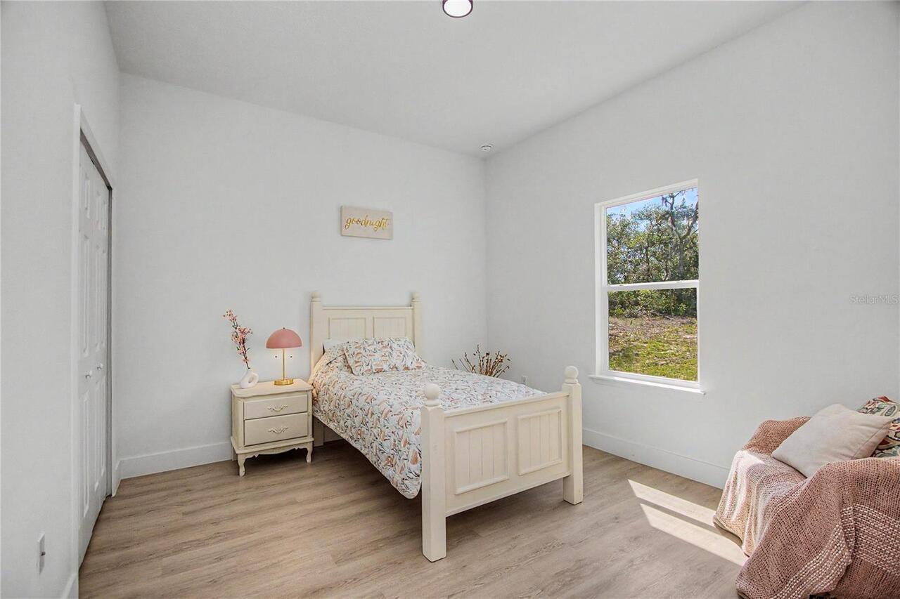 Listing Photo 9
