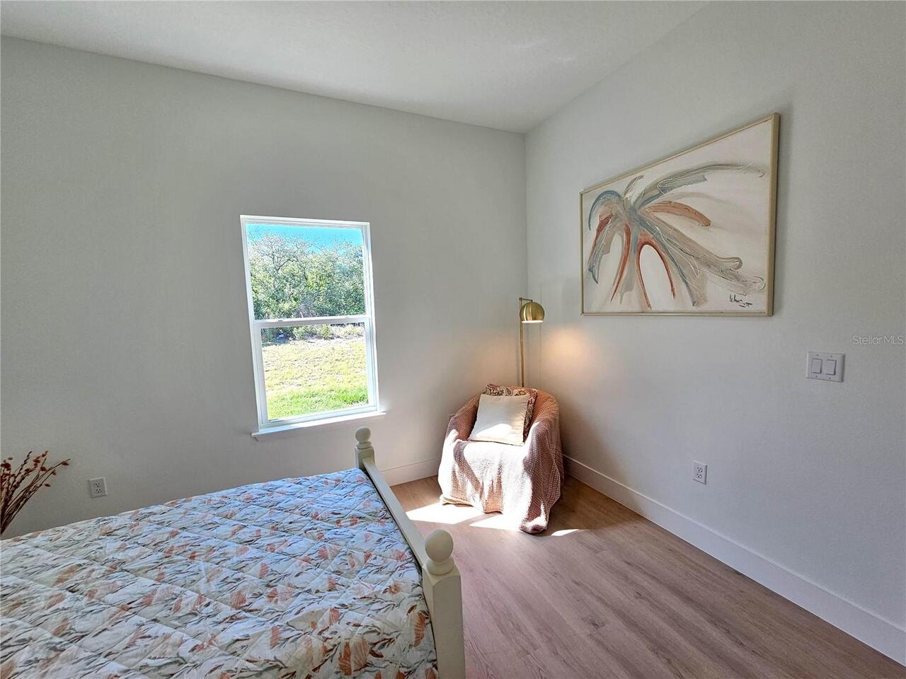 Listing Photo 10