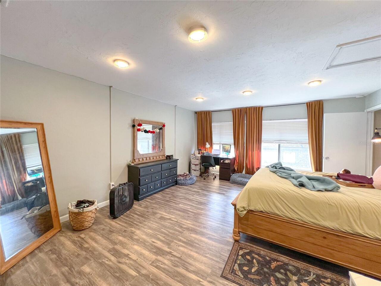 Listing Photo 8