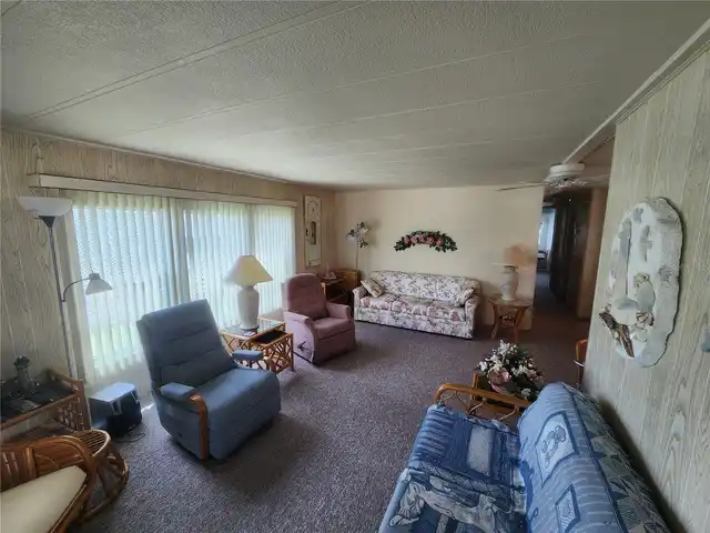 Listing Photo 8