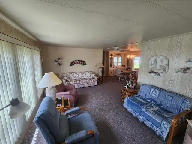 Listing Photo 12