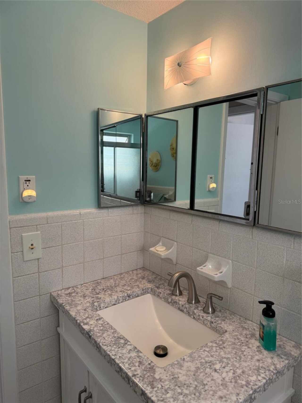 Listing Photo 12