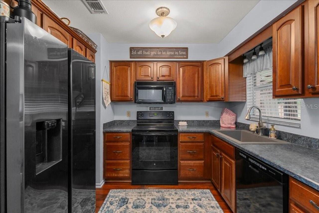 Listing Photo 10