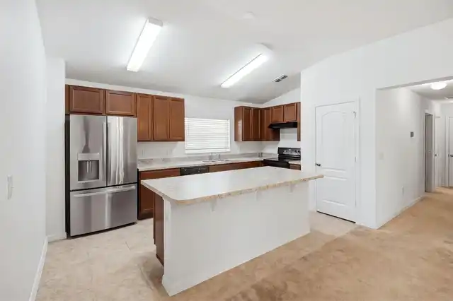 Listing Photo 12
