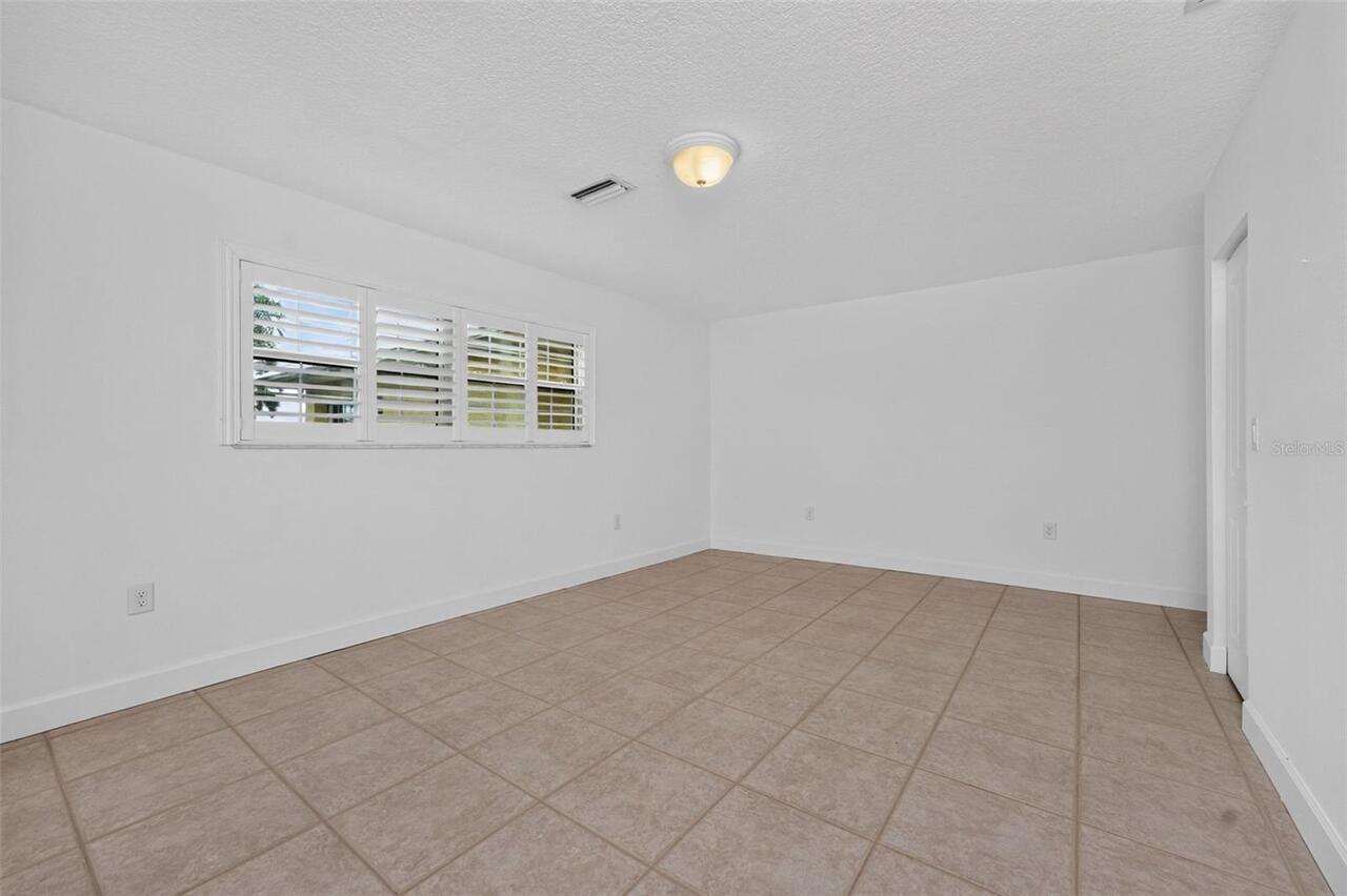 Listing Photo 38