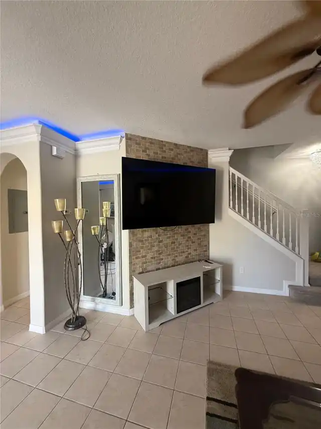 Listing Photo 10