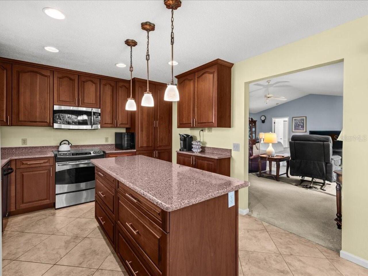 Listing Photo 8