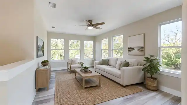 Listing Photo 10