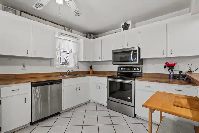 Listing Photo 10