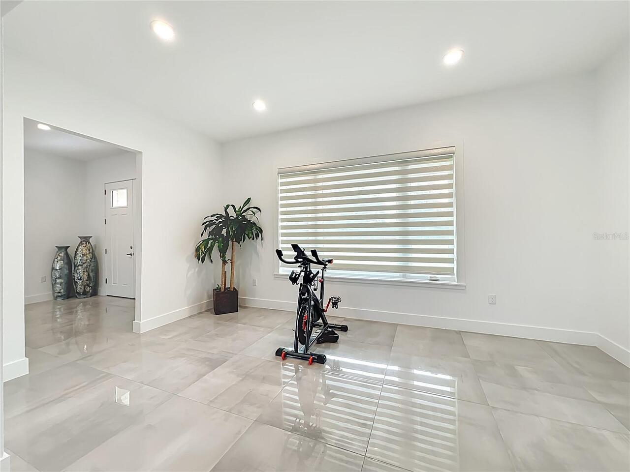 Listing Photo 12