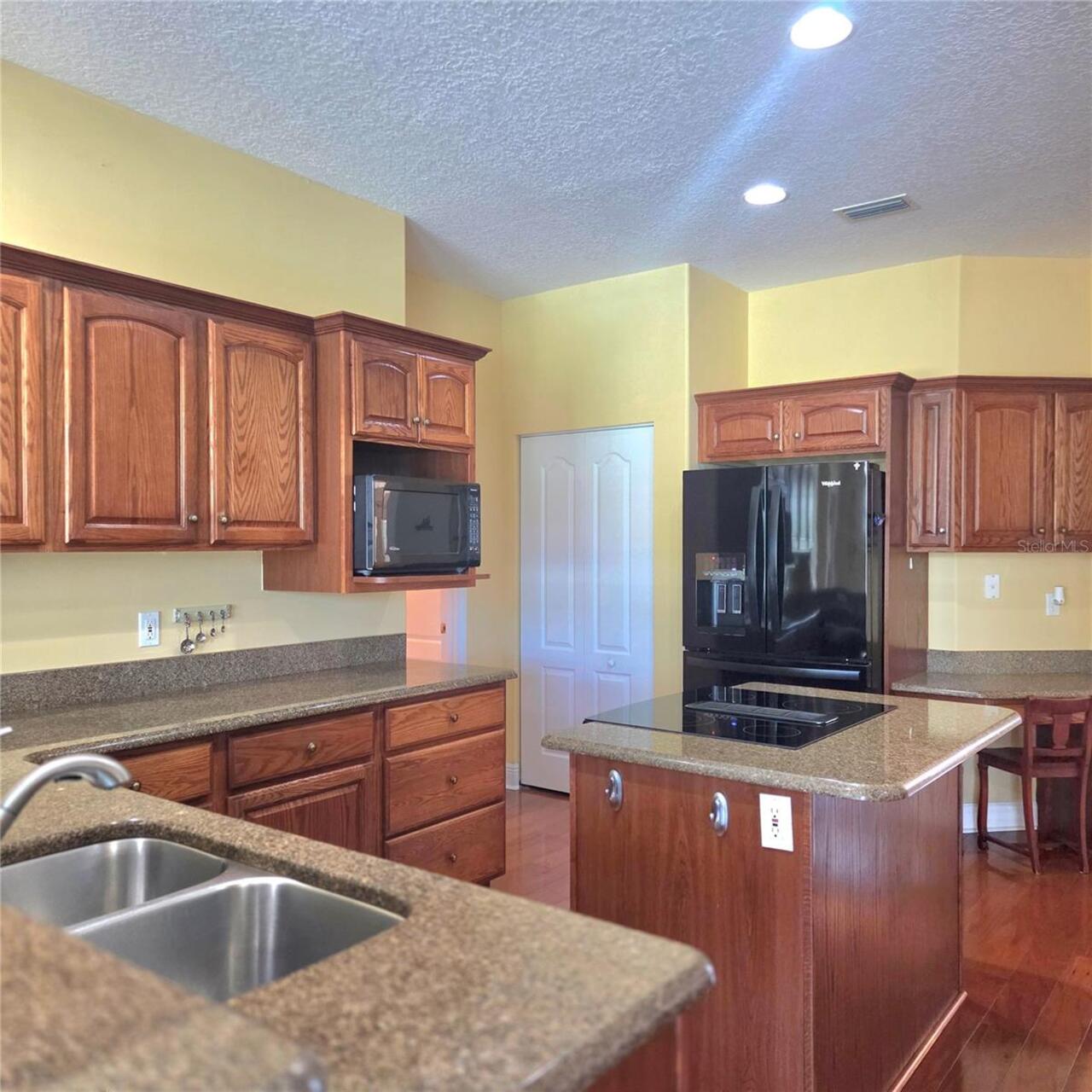 Listing Photo 7